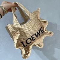 周りと差がつく!20代・30代女性に人気のLOEWEバッグランキング