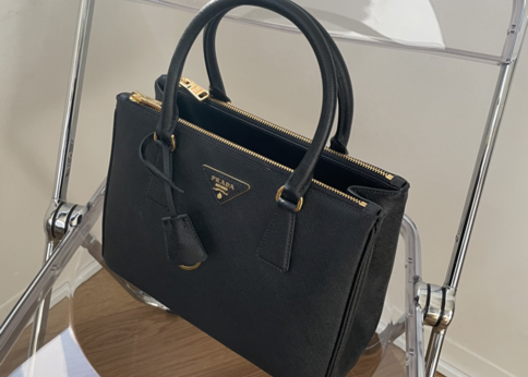 ランキング-PRADAで叶える通勤スタイルの格上げ術:20代30代女性におすすめのバッグ特集