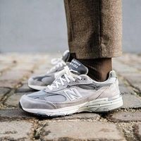 【男が惚れる理由】ニューバランス 993、なぜ人気?「名作」と君臨し続けるのか徹底解説