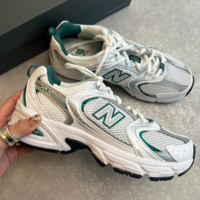 ニューバランス530は「ダサい」?-大人女子の疑問を徹底解明!本当に似合う選び方