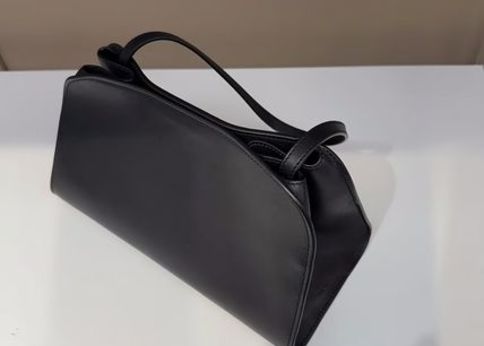 The Rowの新作バッグ『PEGGY(ペギー)』はクラッチ&ショルダー