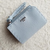 ステッチデザインが可愛い!FENDI(フェンディ)の三つ折り財布  #バイマ購入品