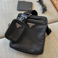 大人のための「黒」ショルダーバッグ~夏でも重く見せない素材と選び方~