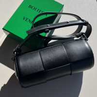 旦那さんに持って欲しいボッテガの休日バッグ