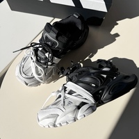 厚底でもやりすぎない。adidasの“ちょうどいい”新定番「XLG ランナー」