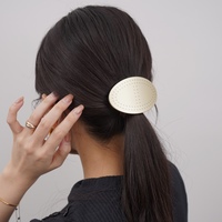 ただのポニーテールが格上げされる〈ヘアアクセサリー〉おすすめ3選!