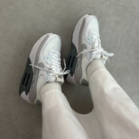 5cm盛れて一日中歩ける!「AIR MAX 90 LV8」は“欲張り女子の神スニーカー”