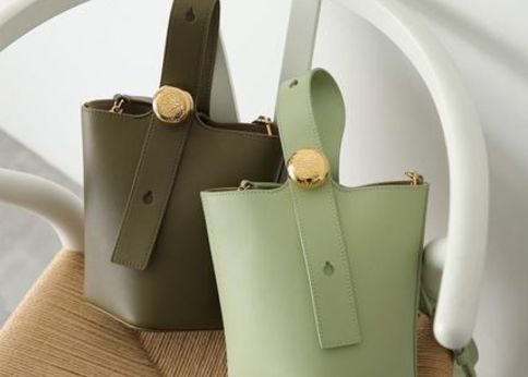 ランキング-【LOEWE】“静かな名品”ペブルバッグが再び注目の的に。