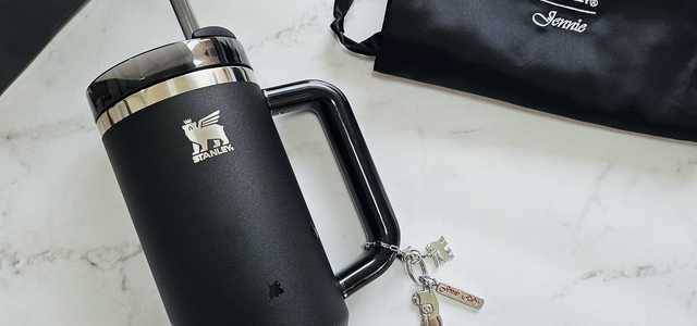 完売必至】スタンレー x JENNIEコラボが登場!-かわいいチャーム付き