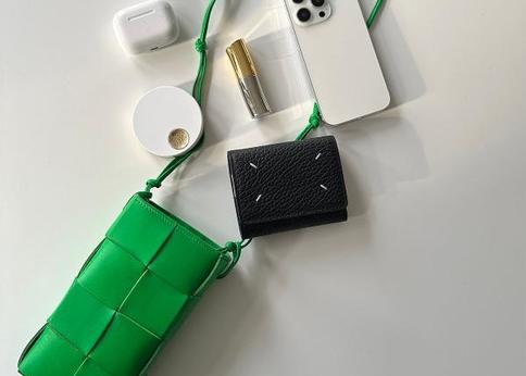 ランキング-おしゃれママが持っている「スマホショルダー」人気ブランド9選!