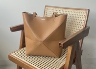 【700g以下!】"軽くて使い勝手のいい"一生モノバッグ8選!