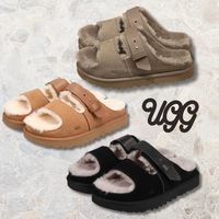 “走れるスライド”の本命?UGG 新作「Greenport Strap Slide」を要チェック☑