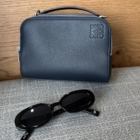 スマホ・財布がスッポリ!差のつく「カメラバッグ」5選