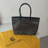 軽さNo.1!ゴヤール「サンルイ」を徹底解説!-人気の理由・サイズ・色別おすすめと購入方法