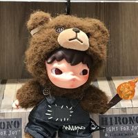 テテ(V)愛用のぬいぐるみチャーム“ヒロノ”が人気爆発〈BUYMで入手可能・完売必至〉