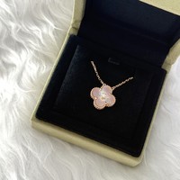 【歴代】ヴァンクリーフ「ホリデーコレクション」ネックレス総覧!【保存版】