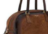 【クラシックとモードが融合】PRADA「ボウリングバッグ」が再び注目の的に♡