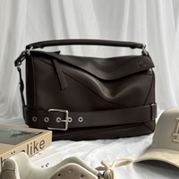 LOEWEの新定番バッグ「パズルバイカー」が最高に洒落てる♡ユニセックス