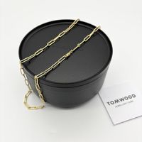 彼氏が喜ぶネックレスのプレゼントとは?|意味やおすすめのネックレス、選び方のコツまでを解説!