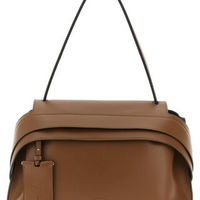 TOD'Sの名品バッグを徹底比較。〈Wave Bag Small〉vs〈T Timeless〉、本当に使いやすいのはどっち?