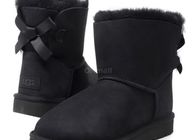 週7で履ける《黒・ブラックのUGG》シューズ&ブーツおすすめ3選!