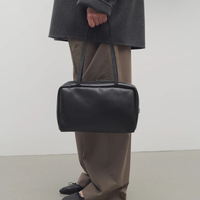 The Rowの“静けさ”が香る。‟Astra ボウリング バッグ”でつくる大人の余裕【BUYMAなら海外限定カラーも手に入る】