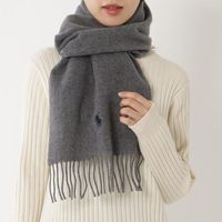 贈って喜ばれる!マフラーの定番色と外さない素材選び