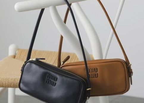 ランキング-【完売必至♡】ミュウミュウの“ミニミニバッグ”が想像以上に使える!