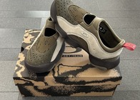 OAKLEY(オークリー)の人気が再熱!?ツウ好みのスニーカー【3選】