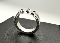 「クロムハーツはダサい?」その理由を解説!-失敗しない選び方とコーデ術