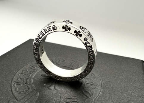 ランキング-「クロムハーツはダサい?」その理由を解説!-失敗しない選び方とコーデ術