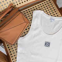 【知得】レディースロエベは「海外アウトレット品」を買うのがおすすめ!