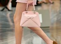 2026年は「ワンハンドルバッグ」?パリコレで見つけた最新作バッグ図鑑