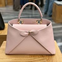 2026年は「ワンハンドルバッグ」?パリコレで見つけた最新作バッグ図鑑