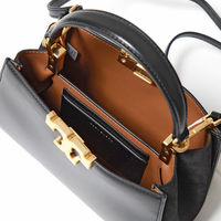 トリーバーチの年齢層は?人気のバッグや財布、ファッション小物まで総まとめ