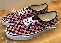 ヴァレンティノ×バンズの“初コラボスニーカー”が爆売れ中!〈全6デザイン〉