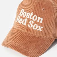 カリナも愛用!「MLB Korea(エムエルビーコリア)」のあったか小物図鑑!