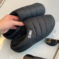 【2025年最新版】メンズ『冬サンダル』おすすめ9選|暖かくておしゃれな人気モデルを厳選!