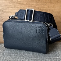 通勤にも使える◎LOEWE(ロエベ)の「ショルダーバッグ」3選