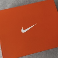 ジャックムス×ナイキのコラボ第4弾は〈バレエシューズ風の薄型スニーカー〉