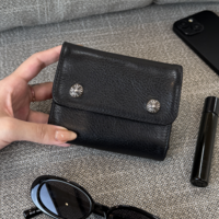 クロムハーツの「レザー」も狙い目!財布や小物などシルバー以外で選ぶ大人の品格アイテム☆