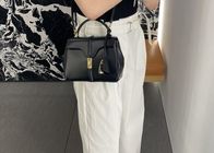 セリーヌの実用的でかわいい「ミニバッグ」人気図鑑!