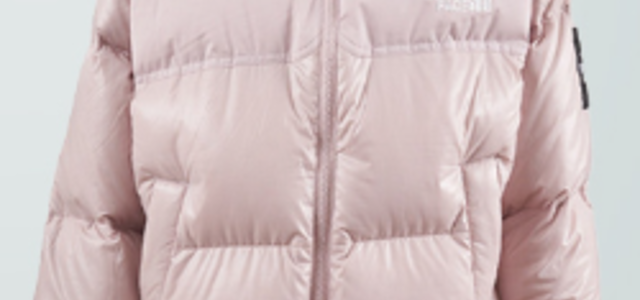 街でいちばん可愛いのはこれ♡ 韓国限定“THE NORTH FACE”ホワイト