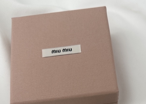 ランキング-MiuMiuの“マイクロレザーチャーム”が可愛すぎる〈男女ペアでつけても〇〉