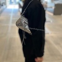 ミニからポーチまで…バレンシアガ《Le City》が“最旬バッグ”として再評価されるワケ