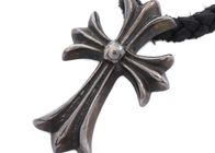 クロムハーツなぜ高い!?職人技と哲学を知るブランドストーリーの深掘り&おすすめアイテム紹介!