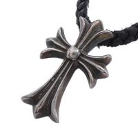 クロムハーツなぜ高い!?職人技と哲学を知るブランドストーリーの深掘り&おすすめアイテム紹介!