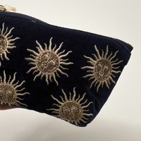 エリザベススカーレットの〈メガネケース〉はもらって感動する眼福ギフト!