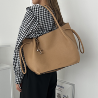 復活の狼煙!!「TOD'S(トッズ)」のバッグが再び注目される理由