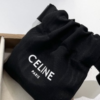 テテ着用で即完売〈セリーヌ ・メダルネックレス〉はBUYMAで手に入る!